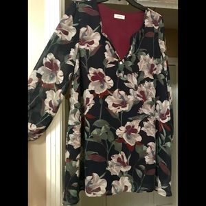 Adrienne navy floral tunic EUC SIZE M